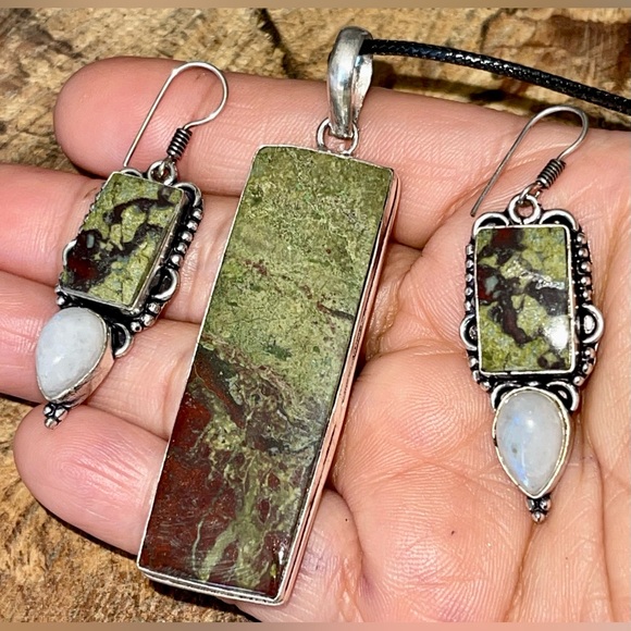 Dragon Bloodstone Jasper & Rainbow Moonstone Pendant & Earrings Set - Picture 1 of 10